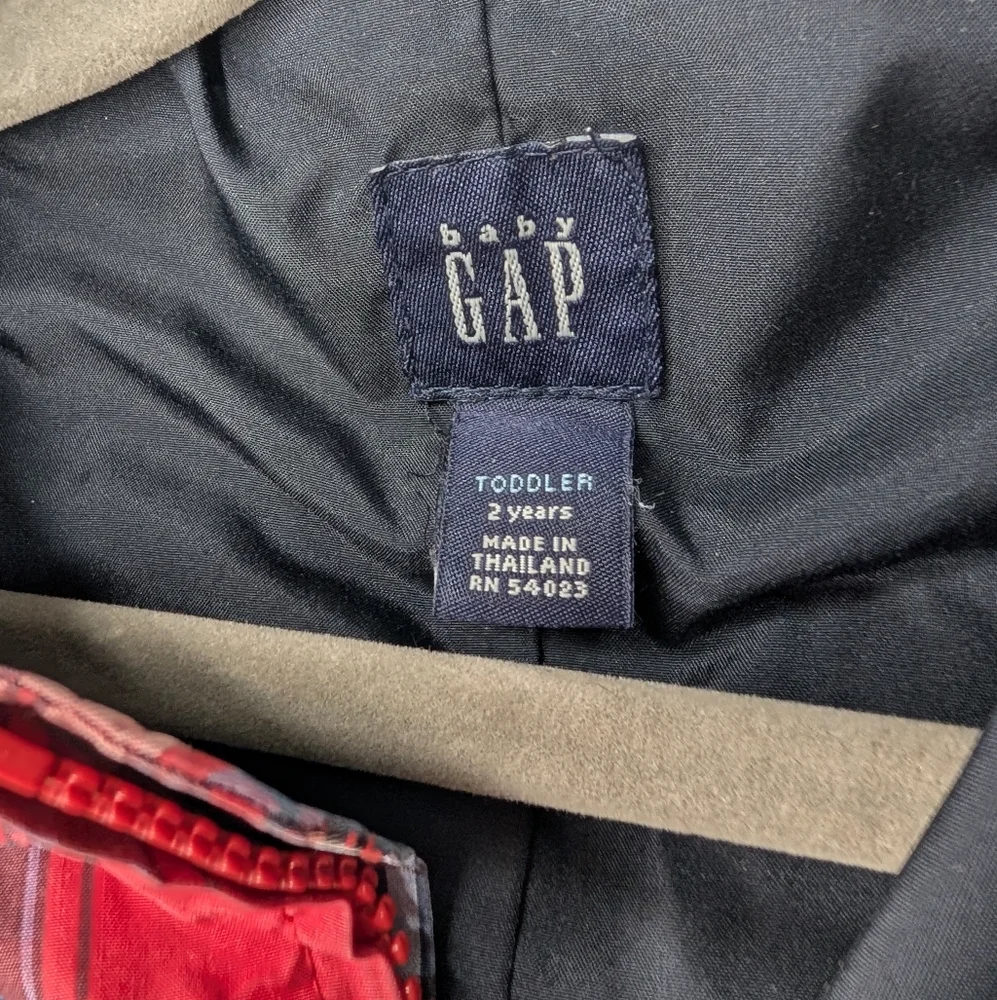 🌧️ Baby Gap Red & Blue Plaid Rain Jacket — Size 2T‎